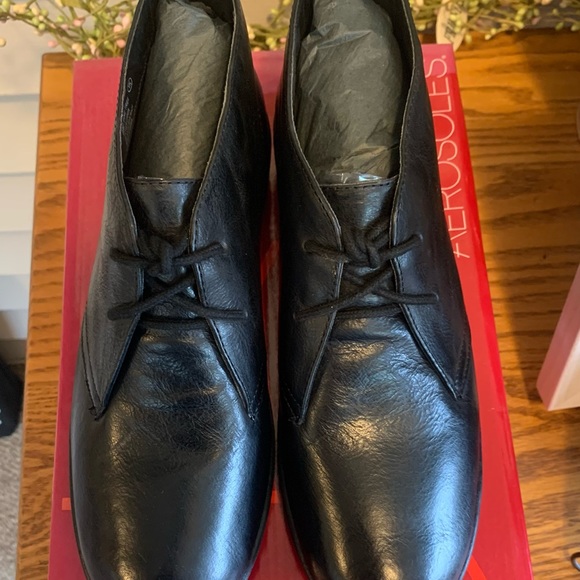 New in Box Black AEROSOLES Black Leather Lace Pine Tree Low Ankle Boots - Picture 3 of 10